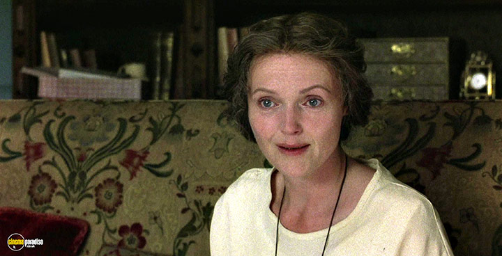 A still #24 from The Hours (2002)
