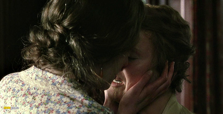 A still #25 from The Hours (2002)