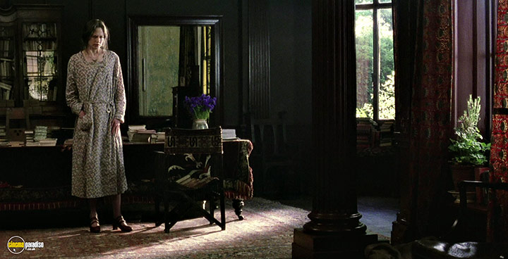 A still #27 from The Hours (2002)