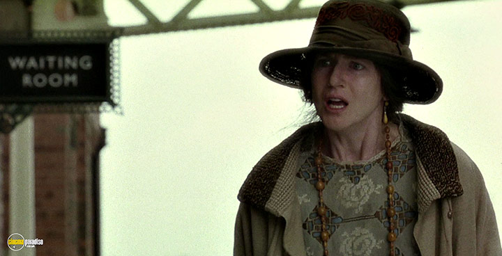 A still #34 from The Hours (2002)