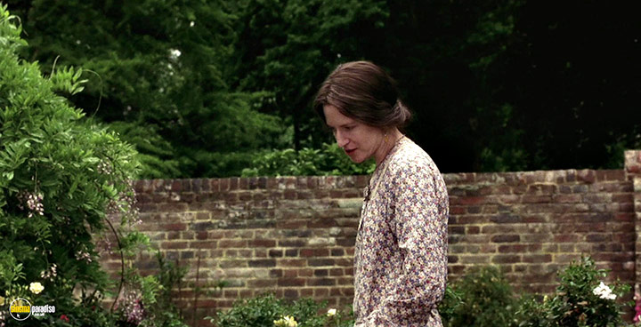 A still #56 from The Hours (2002)