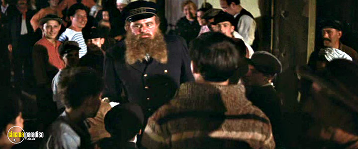 A still #26 from Lust for Life (1956)