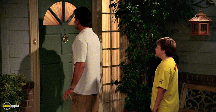 A still #20 from Two and a Half Men: Series 3 (2005)
