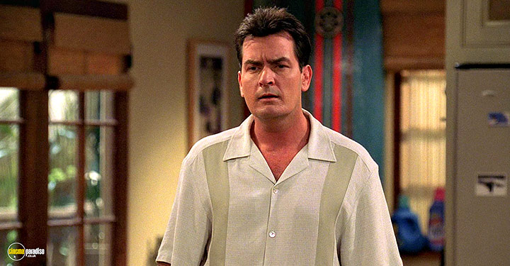A still #25 from Two and a Half Men: Series 3 (2005)