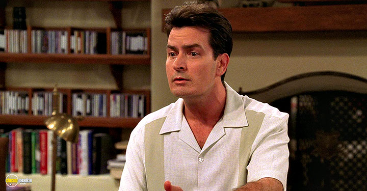 A still #32 from Two and a Half Men: Series 3 (2005)
