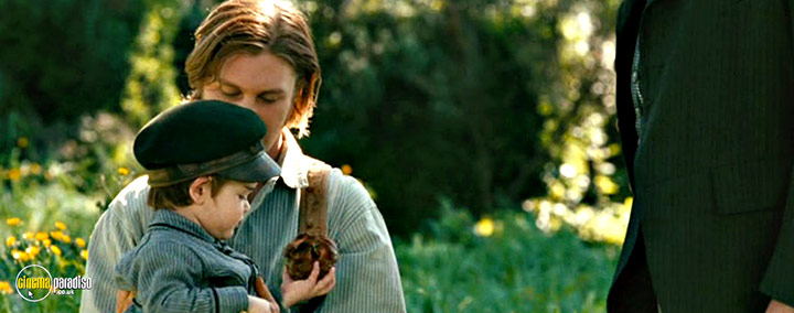 A still #31 from Silk (2007)