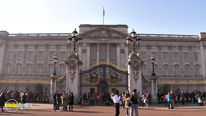 A still #22 from Capital Cities of the World: London (2007)