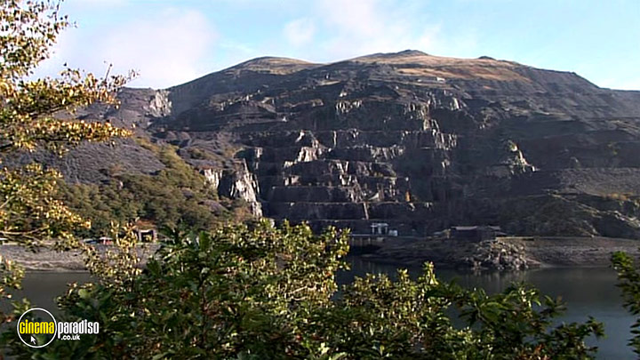 A still #11 from Mountain: Exploring Britain's High Places (2007)