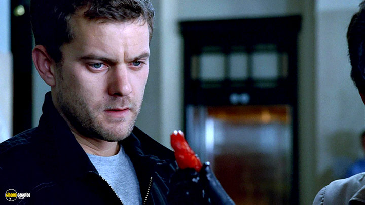 A still #21 from Fringe: Series 2 (2009)