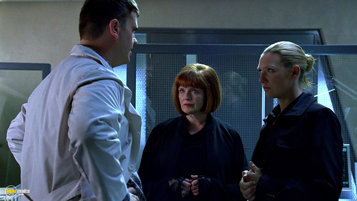 A still #18 from Fringe: Series 2 (2009)