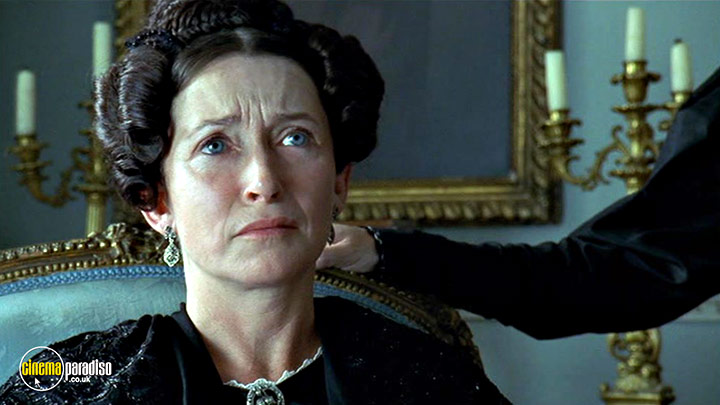 A still #18 from David Copperfield (1999)
