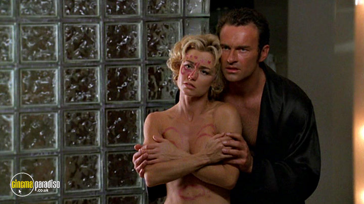 A still #8 from Nip / Tuck: Series 1 (2003)