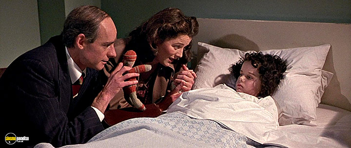 A still #21 from Heavenly Creatures (1994)