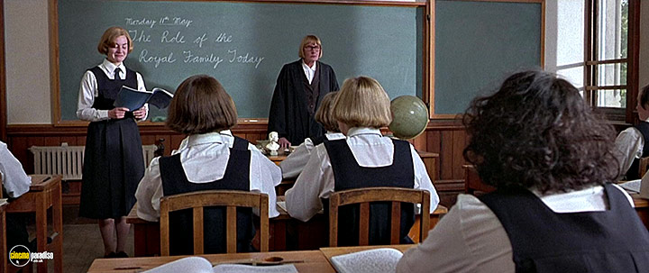 A still #15 from Heavenly Creatures (1994)