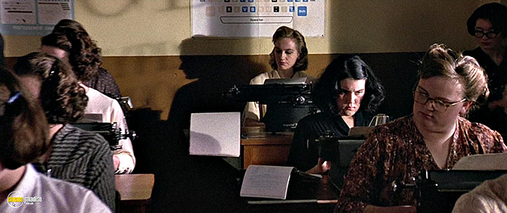 A still #8 from Heavenly Creatures (1994) With Melanie Lynskey