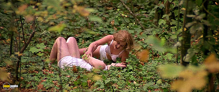 A still #2 from Heavenly Creatures (1994)