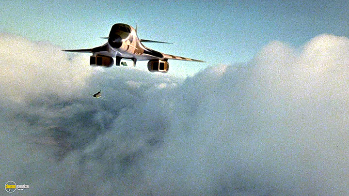A still #4 from James Bond: Never Say Never Again (1983)
