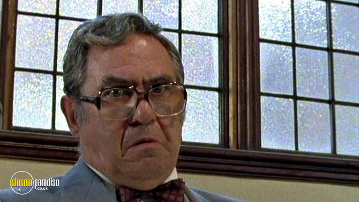 A still #5 from Inspector Morse: Series 1 (1987)