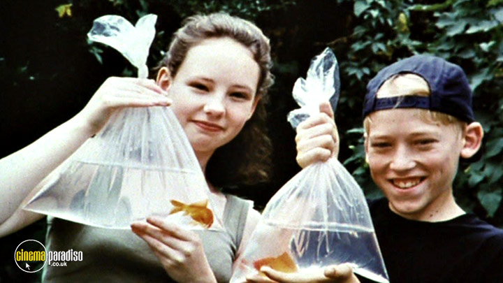 A still #4 from Urban Ghost Story (1998)
