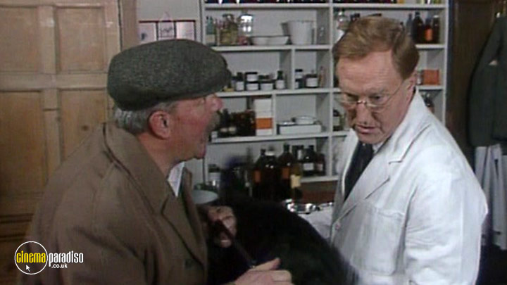 A still #4 from All Creatures Great and Small: Series 7 (1990)