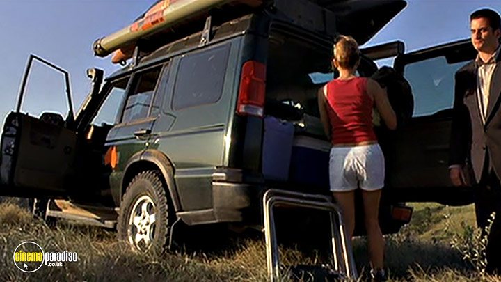 A still #16 from The Crocodile Hunter: Collision Course (2001)