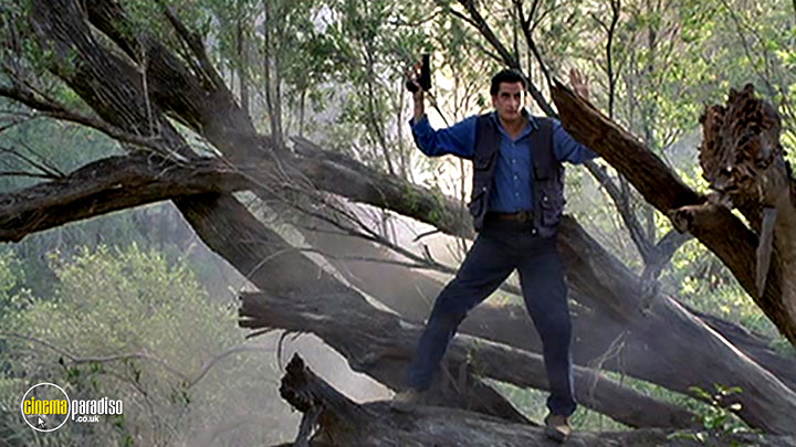 A still #13 from The Crocodile Hunter: Collision Course (2001)