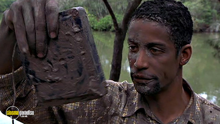 A still #9 from The Crocodile Hunter: Collision Course (2001)