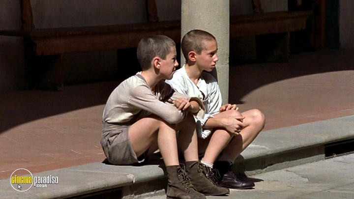 A still #20 from Tea with Mussolini (1999)
