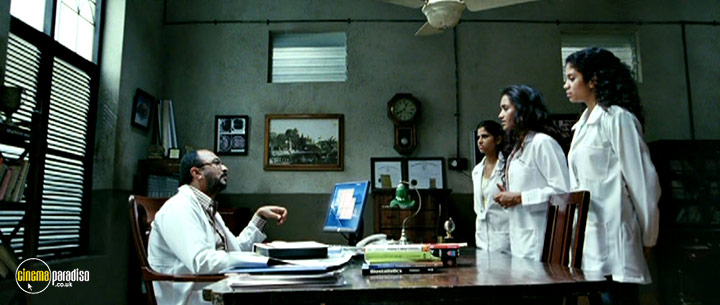 A still #2 from Ghajini (2008)
