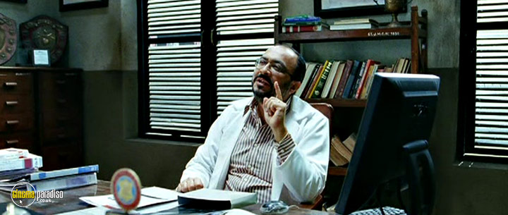 A still #3 from Ghajini (2008)