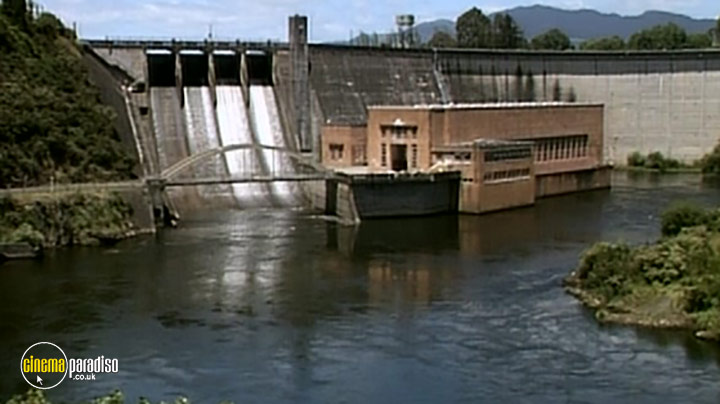 A still #5 from New Zealand: From Coast to Coast (2004)