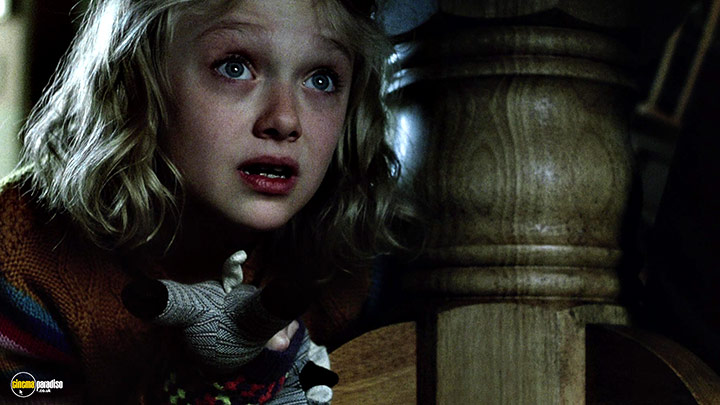 A still #5 from War of the Worlds (2005) With Dakota Fanning