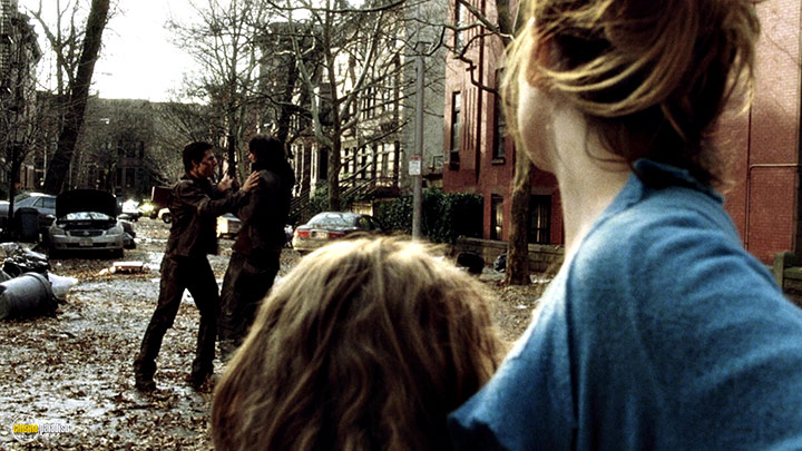 A still #23 from War of the Worlds (2005)
