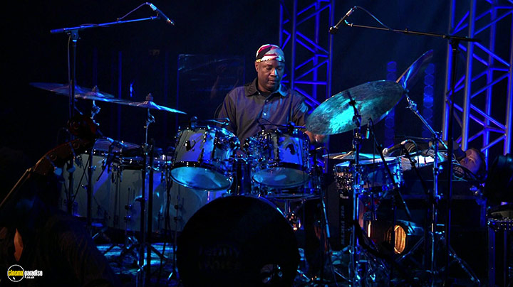 A still #3 from Return to Forever: Live at Montreux 2008 (2008)