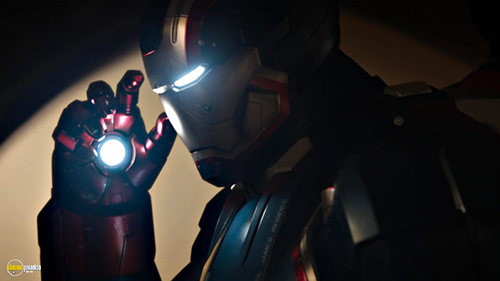 A still #12 from Iron Man 3 (2013) With Robert Downey Jr.