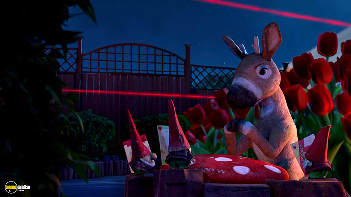 A still #18 from Gnomeo and Juliet (2011)