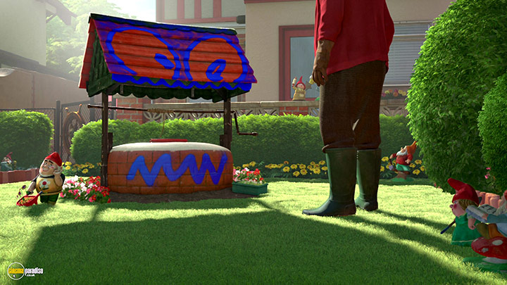A still #15 from Gnomeo and Juliet (2011)