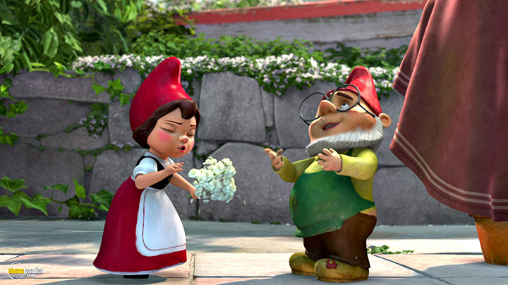 A still #13 from Gnomeo and Juliet (2011)