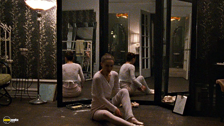 A still #19 from Black Swan (2010) With Natalie Portman