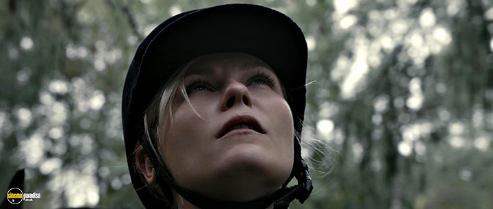 A still #16 from Melancholia (2011) With Kirsten Dunst