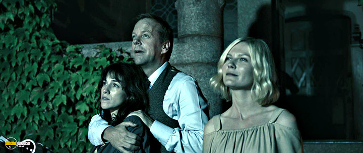 A still #6 from Melancholia (2011) With Kiefer Sutherland, Kirsten Dunst And Charlotte Gainsbourg