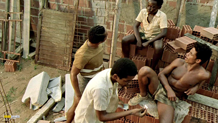 A still #16 from City of God (2002)