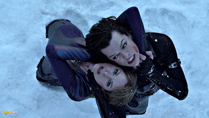 A still #2 from Resident Evil: Retribution (2012) With Milla Jovovich And Sienna Guillory