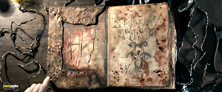 A still #1 from The Evil Dead (2013)
