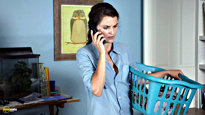 A still #8 from Dark Skies (2013) With Keri Russell