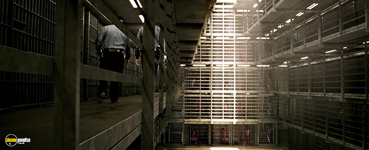 A still #5 from Escape Plan (2013)