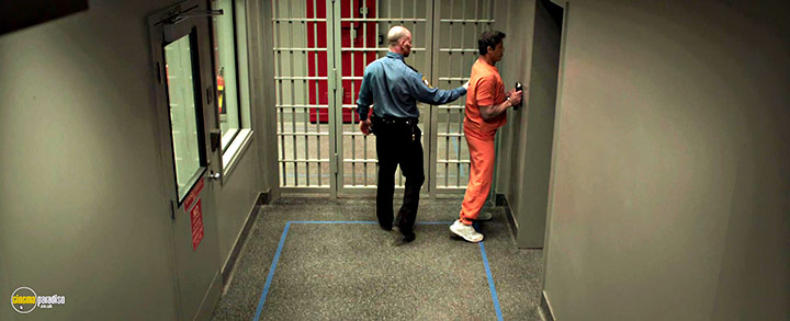A still #8 from Escape Plan (2013)