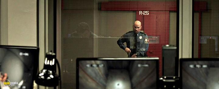 A still #9 from Escape Plan (2013)