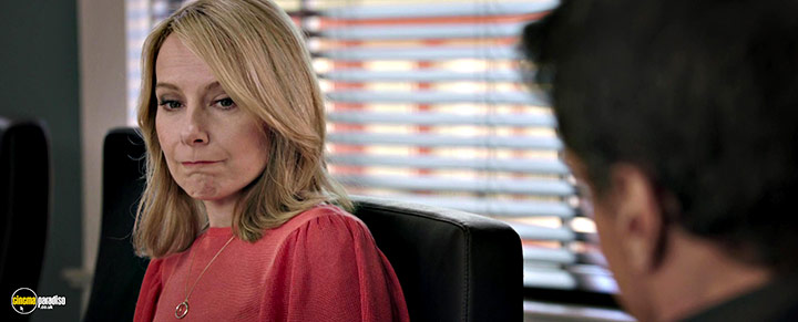 A still #13 from Escape Plan (2013) With Amy Ryan