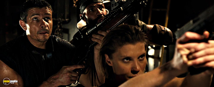 A still #11 from Riddick (2013)